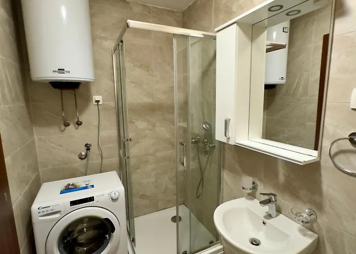 Daire Cozy 1 Bedroom With Free Parking *