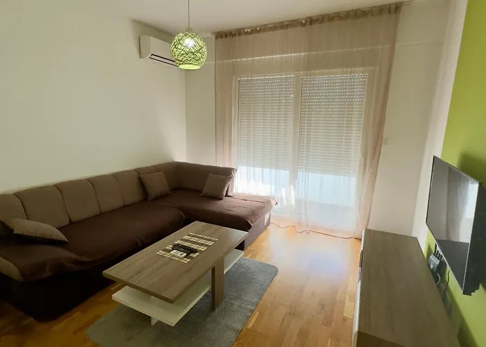 Cozy 1 Bedroom With Free Parking Podgoriçe