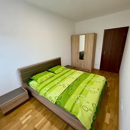 Апартаменты Cozy 1 Bedroom With Free Parking Подгорица