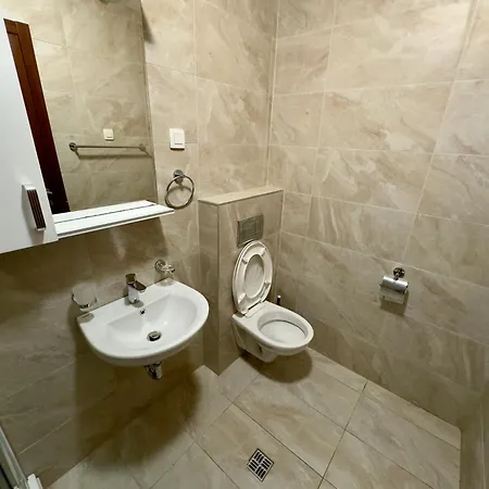 Cozy 1 Bedroom With Free Parking Apartman